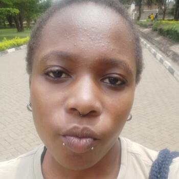 Babysitter in Nairobi: LAURA