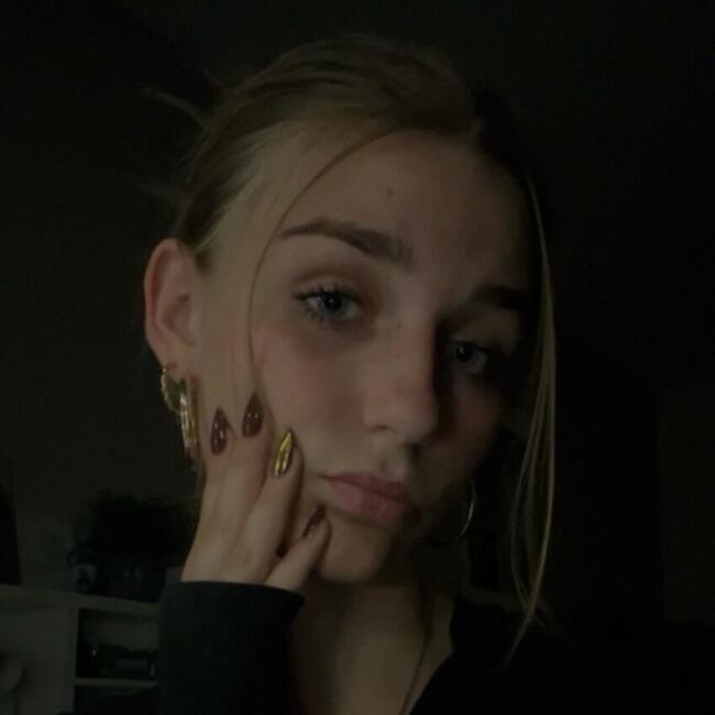 Babysitter in Villiers-Saint-Fréderic: Rose