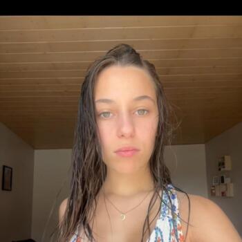 Babysitter in Argenton-les-Vallées: Jade