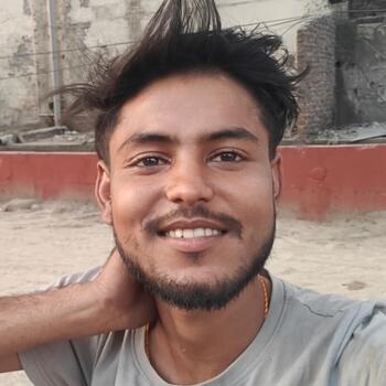 बेबीसिटर दिल्ली: Akash