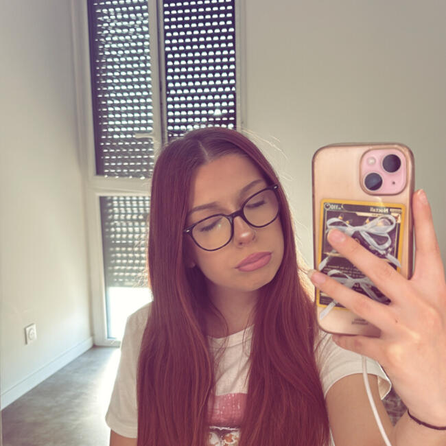 Babysitter in Audenge: Nora