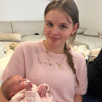 Baby-sitter Saint-Carné: Sheyna