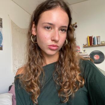 Baby-sitter in Vannes: Rose