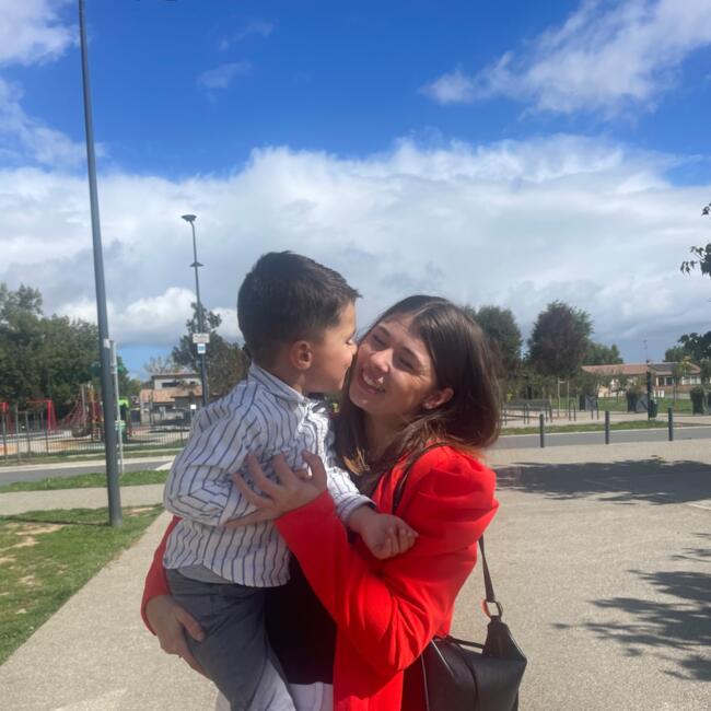 Babysitter in Saint-Sulpice-la-Pointe: Sarah