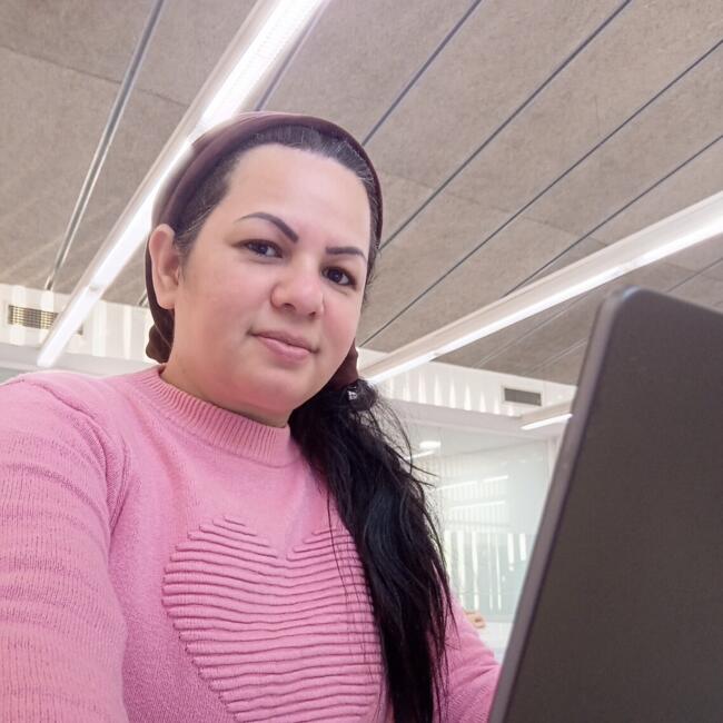 Canguro en Santa Coloma de Gramenet: Yennifer