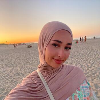 Babysitter in Paris: Inès