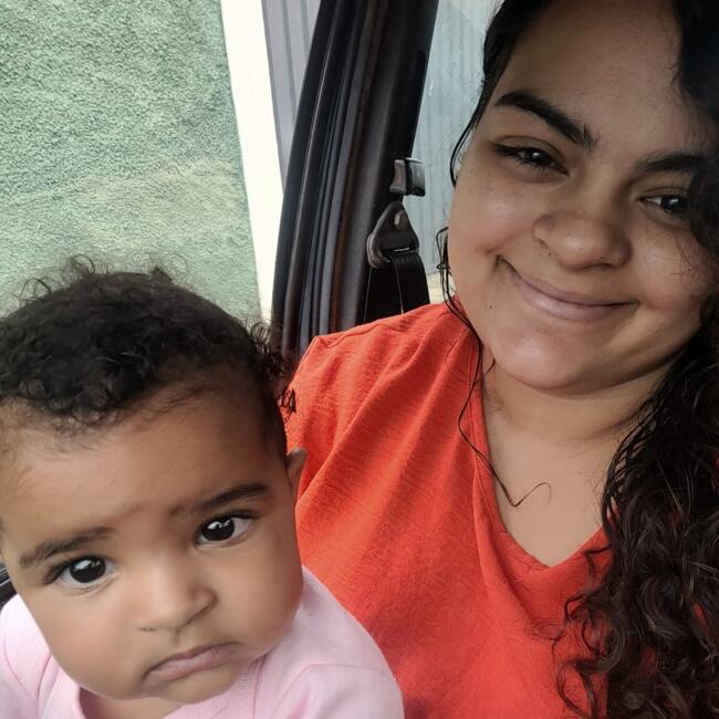 Emprego de babá em Varginha: Roberta