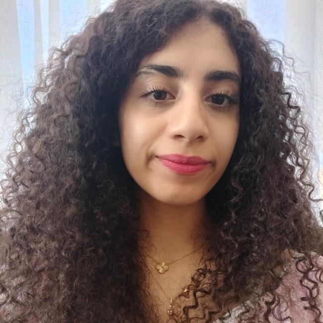 جليسة أطفال في عمّان: Layal