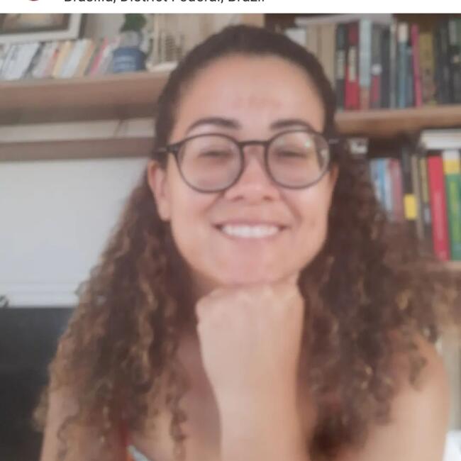 Babysitter in Brasília: Danielle Guedes- Auxiliar materno-infantil