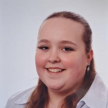 Oppas in Angeren: Femke