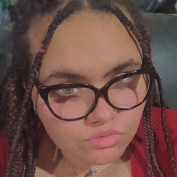 Babysitter in Roanoke: Jade