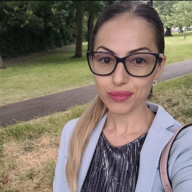 Babysitter in London: Andreea