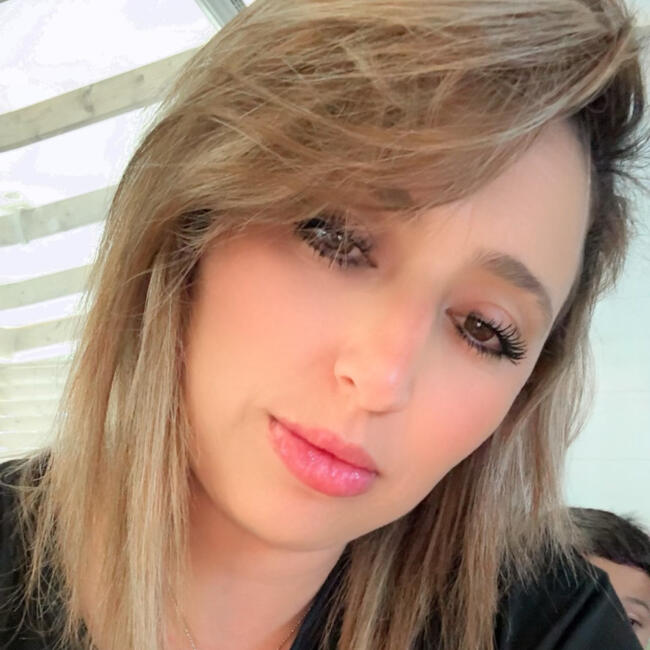 Nanny in Meudon: Hajar