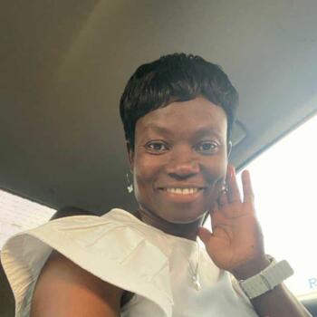 Babysitter in Ras al-Khaimah: Agnes Livingstone