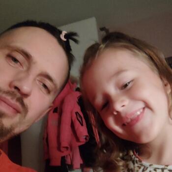 Tagesmutter Job in Antwerpen: Babysitter Job Dzianis