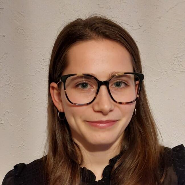 Babysitter in Monnaie: Manon