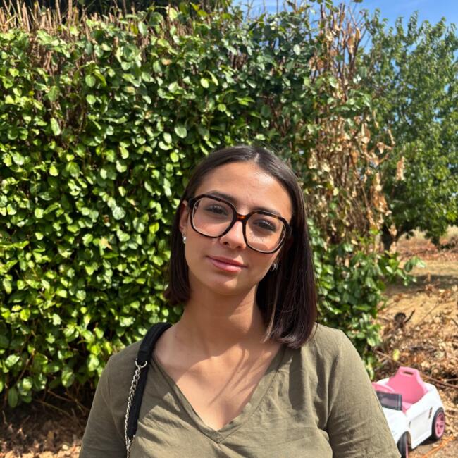 Babysitter in Neuville-aux-Bois: Lilyrose
