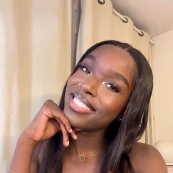 Babysitter in Issy-les-Moulineaux: Erchada 