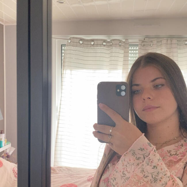 Babysitter in Melun: Anaelle