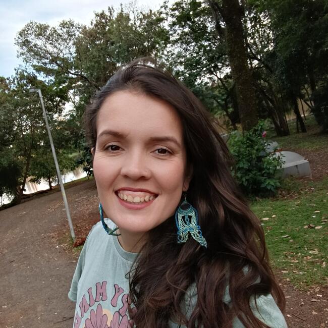 Babá em Londrina: Dayane