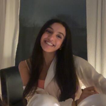 Babysitter in Toronto: Yara