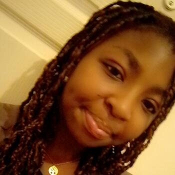 Babysitter in Chaumont-en-Vexin: Ellia