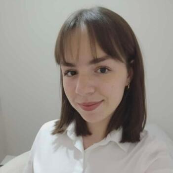 Babysitter in Paris: Nouara