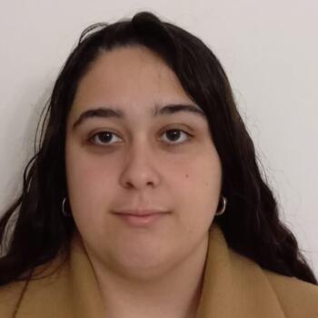 Babysitter in Oeiras: Lara
