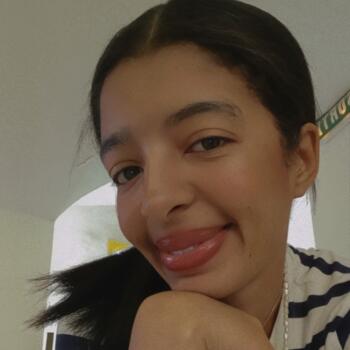 Babysitter in Murcia: Mina