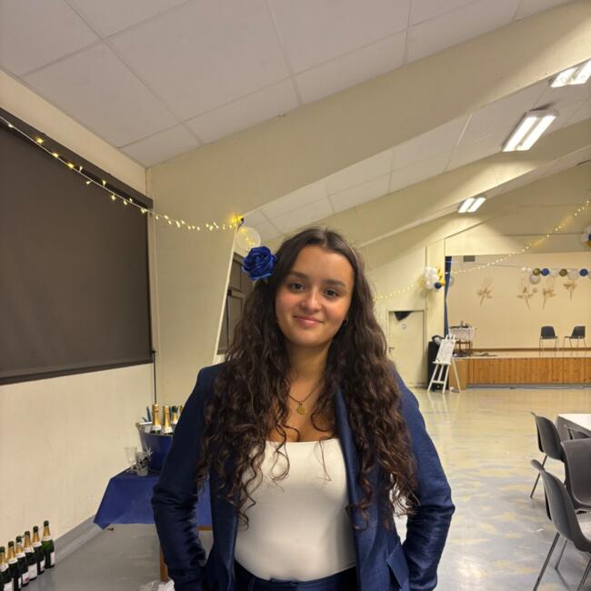 Babysitter in Plougoulm: Priyanka