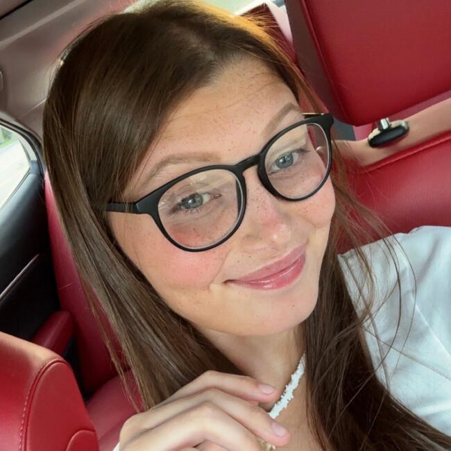 Babysitter in Kingsport: Eva