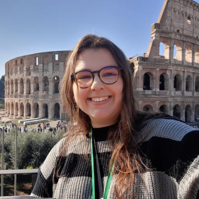 Babysitter in Cox: Alma