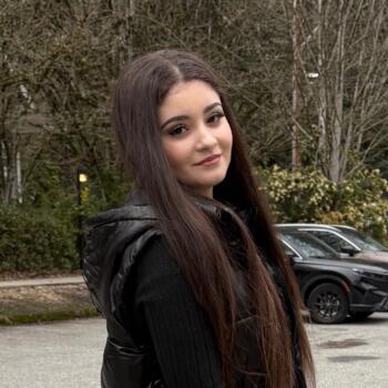 Baby-sitter in Burnaby: Elina