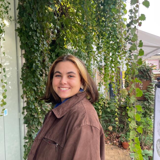 Babysitter in Seoul: Constança