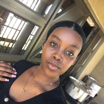 Babysitter in Newcastle: Fanele