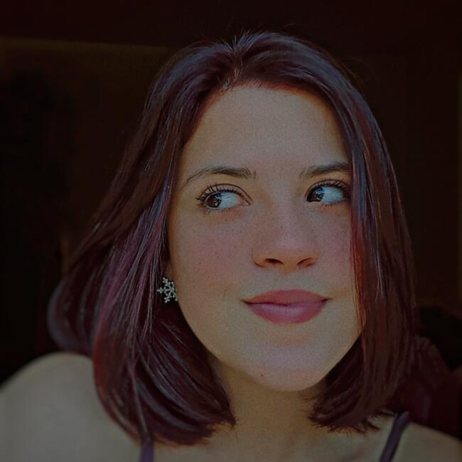 Babysitter in Tondela: Laiza Corrêa