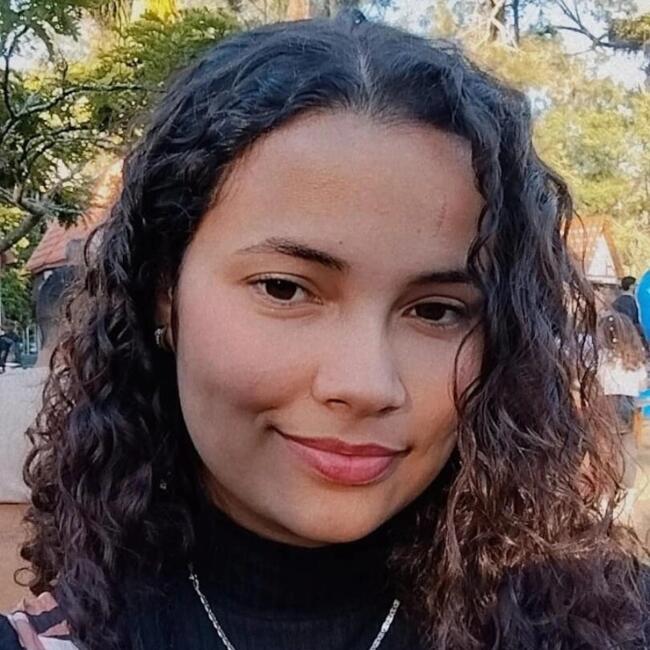 Babysitter in Maricá: Julia