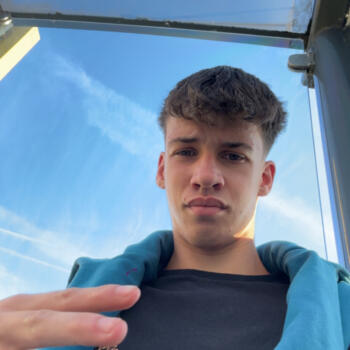 Babysitter in Kortrijk: Milan