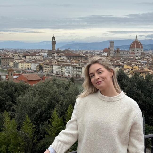 Babysitter in Baarn: Erin