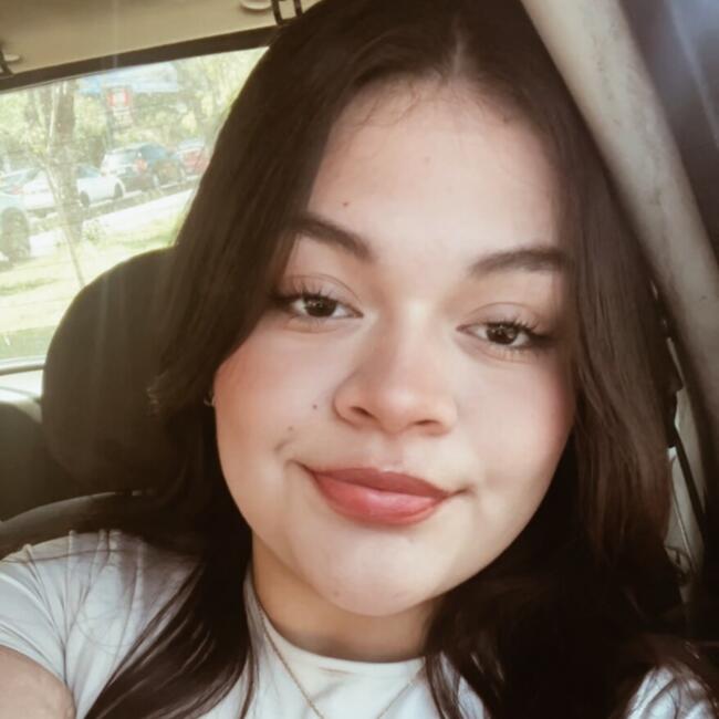 Babysitter in San Salvador: Valeria