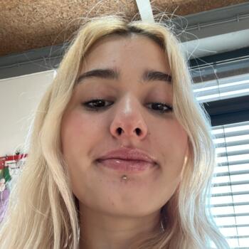 Babysitter em Maia: Sara