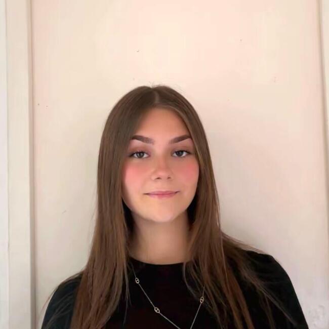 Babysitter in Saint-Victurnien: Léa