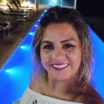 Babysitter in Contagem: Luciana