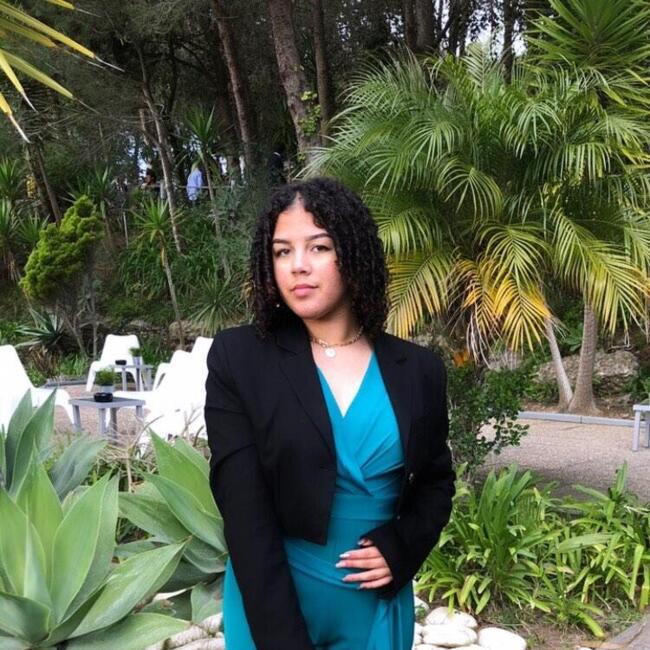 Babysitter em Santa Iria da Azóia: Miriam vila
