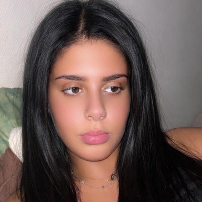 Babysitter in Nanterre: Aya