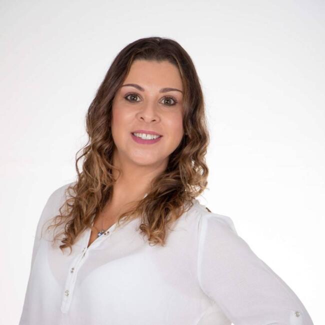 Babysitter in Ericeira: Ellys Oliveira