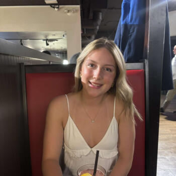 Baby-sitter in St. Clements: Addison