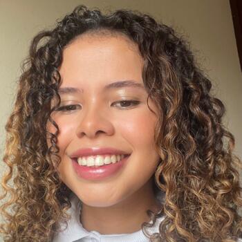 Babysitter in Uberlândia: LAILA