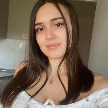 Babysitter in Bedford: Amy