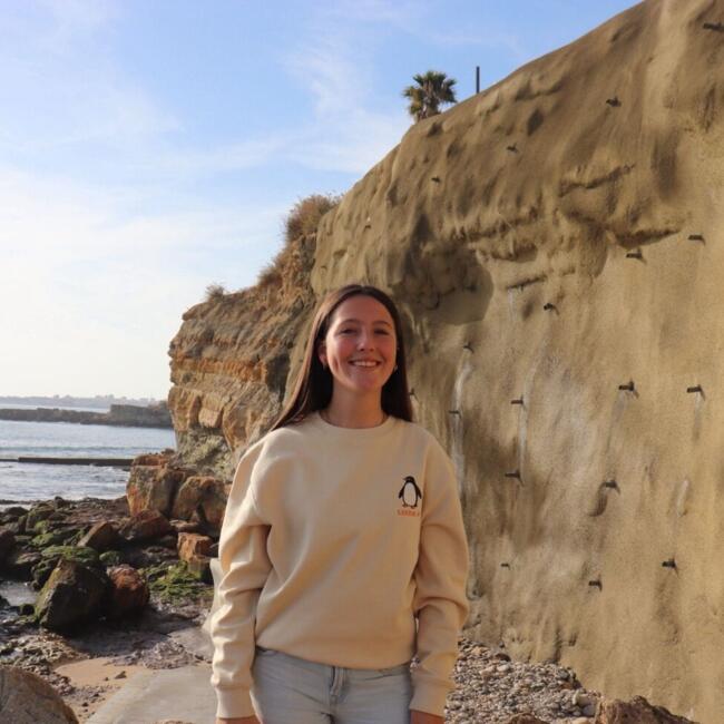 Babysitter in Oeiras: Maria